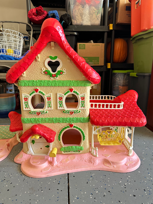 1983 Kenner Berry Happy Home Dollhouse (LOCAL PICK-UP ONLY)