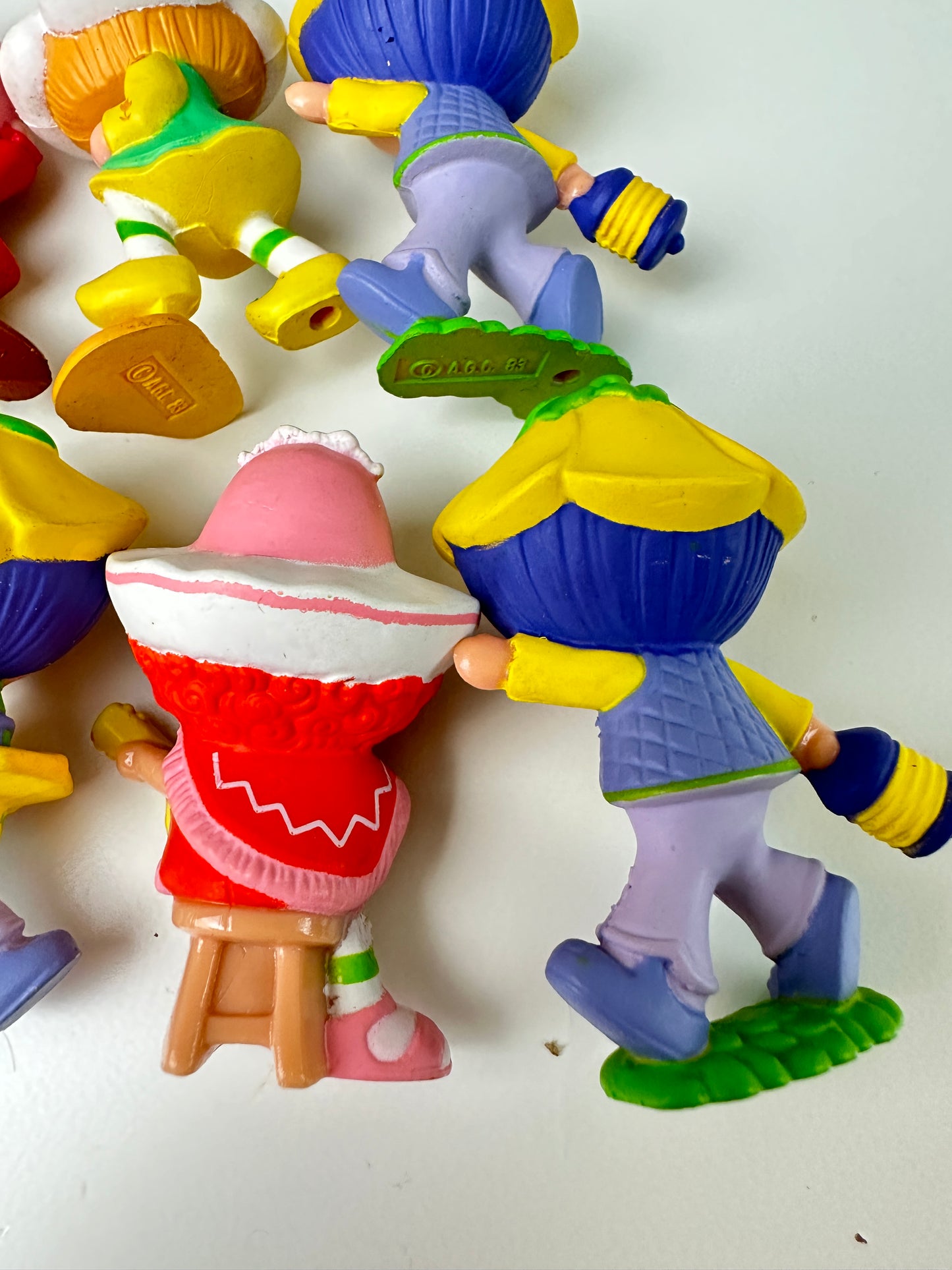 1983 Kenner Strawberryland Strawberry Shortcake Miniature PVC Figures [Sold Separately]