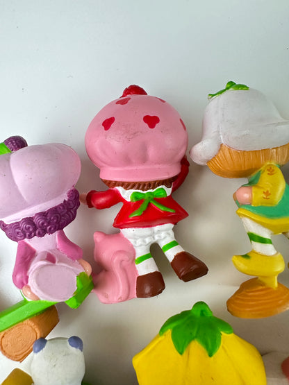 1983 Kenner Strawberryland Strawberry Shortcake Miniature PVC Figures [Sold Separately]