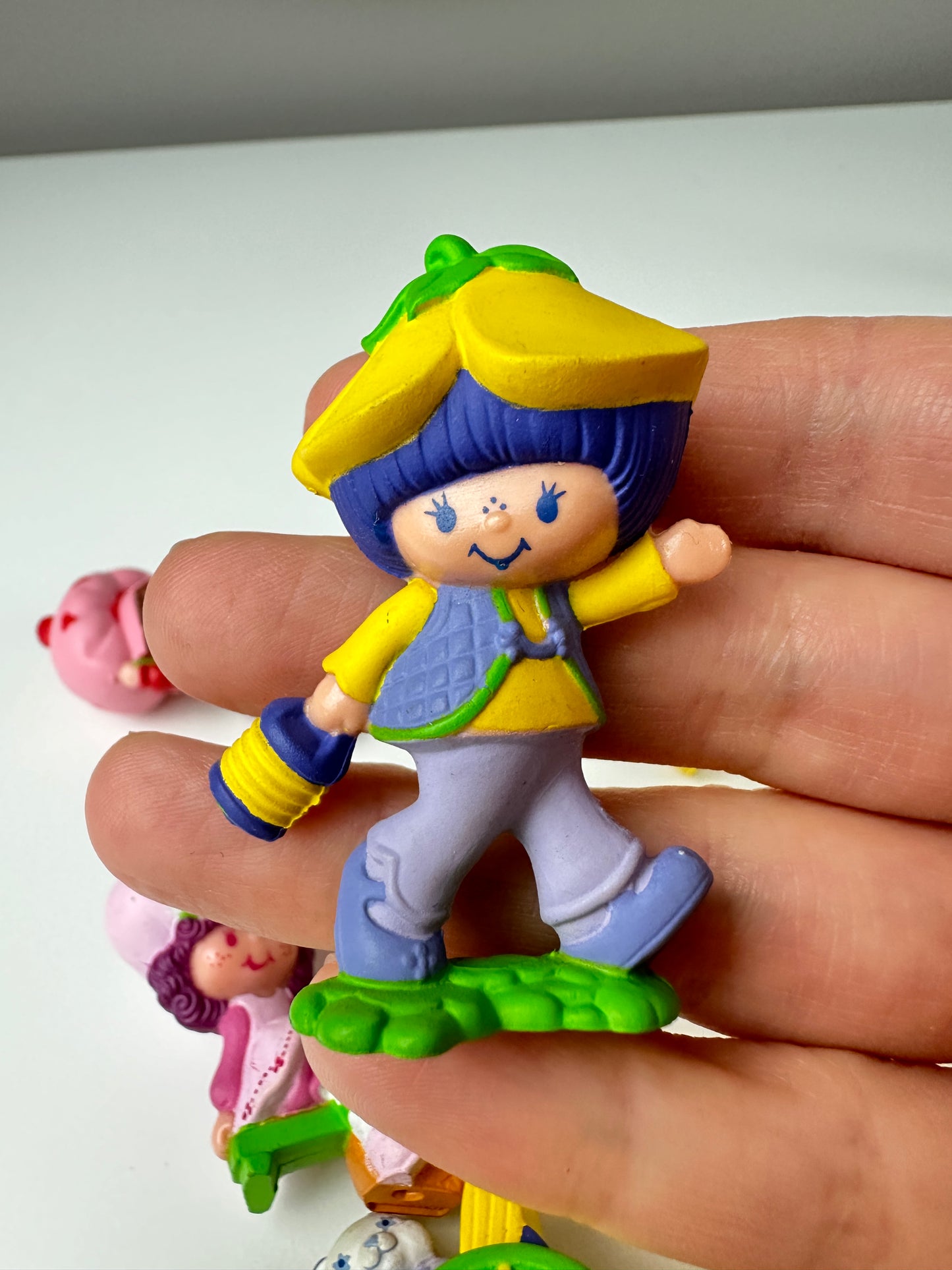 1983 Kenner Strawberryland Strawberry Shortcake Miniature PVC Figures [Sold Separately]