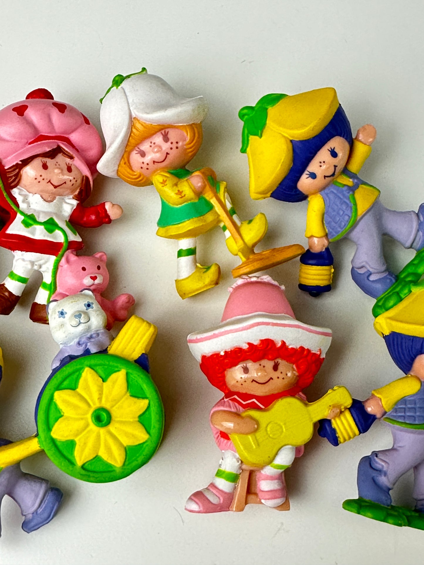 1983 Kenner Strawberryland Strawberry Shortcake Miniature PVC Figures [Sold Separately]