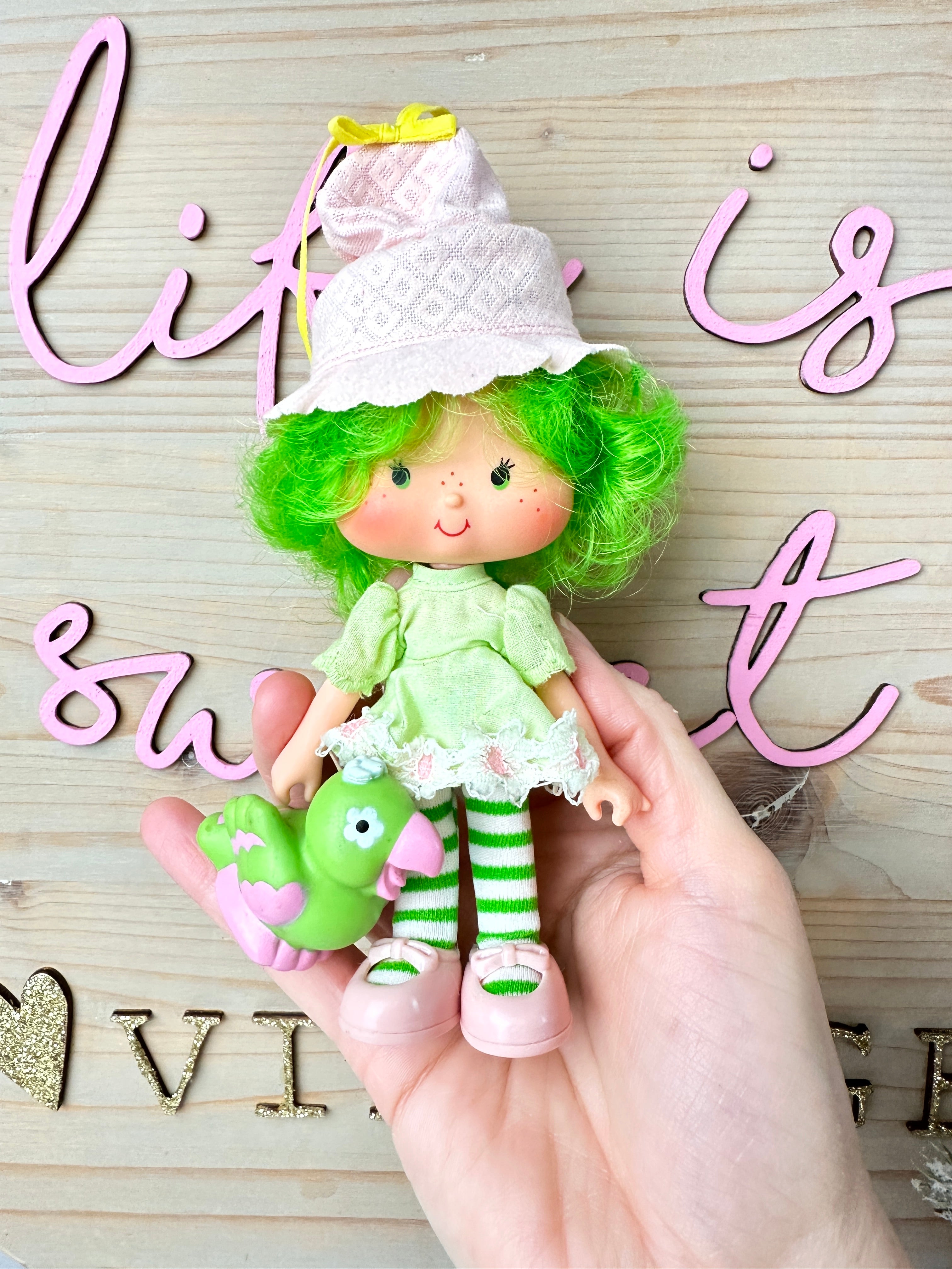 RARE ORIGINAL 1981 LIME fashion CHIFFON STRAWBERRY SHORTCAKE STRAWBERRYLAND MINIATURES