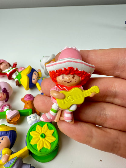 1983 Kenner Strawberryland Strawberry Shortcake Miniature PVC Figures [Sold Separately]