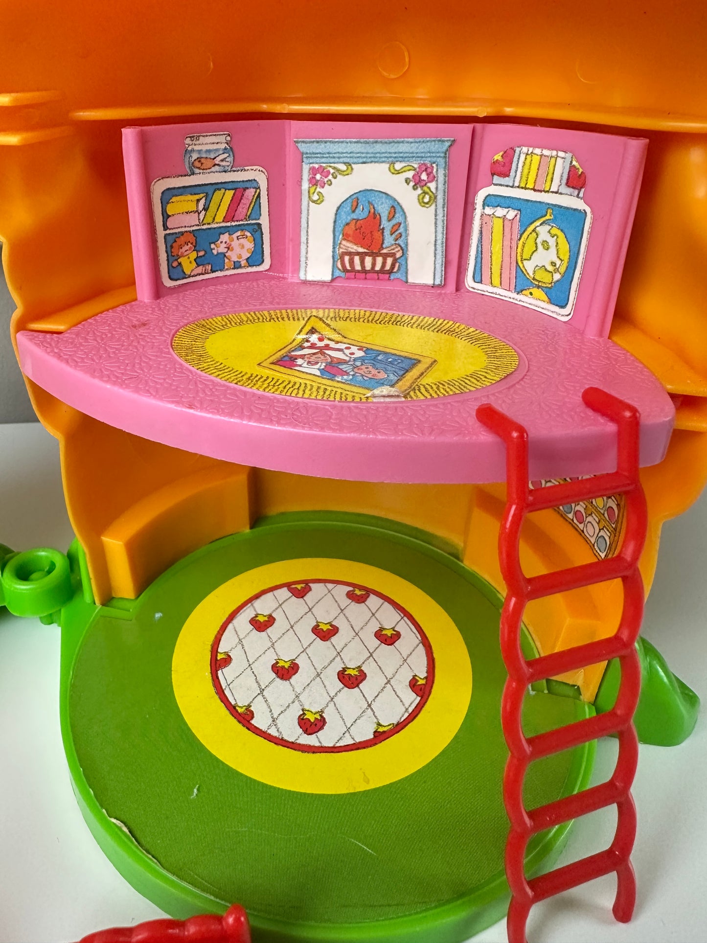 1981 Kenner Strawberry Shortcake Miniature House Playset