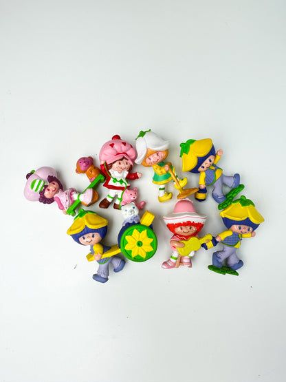 1983 Kenner Strawberryland Strawberry Shortcake Miniature PVC Figures [Sold Separately]