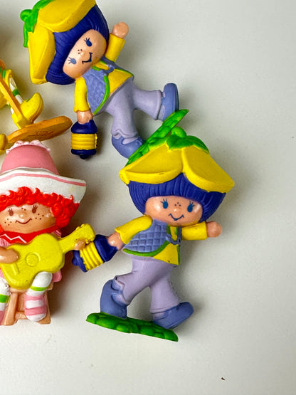 1983 Kenner Strawberryland Strawberry Shortcake Miniature PVC Figures [Sold Separately]