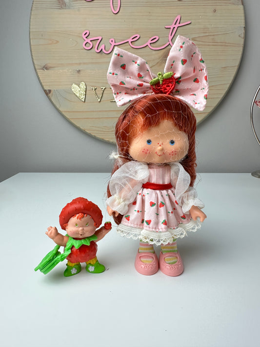 1985 Kenner Strawberry Shortcake Berrykin Doll with Critter